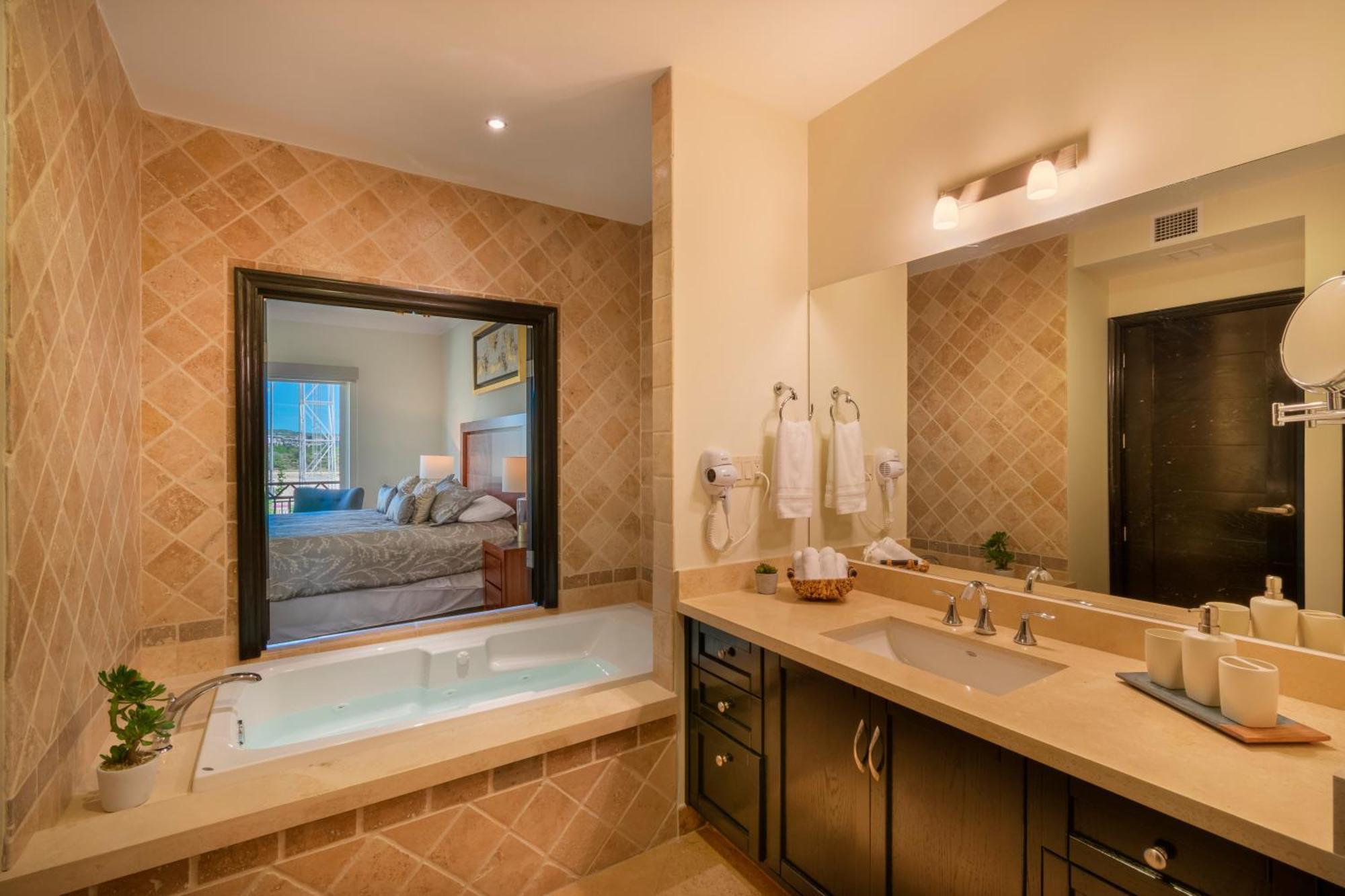 Condo Paraiso - Luxurious New Condo 300Mt From The Beach Cabo San Lucas Eksteriør billede