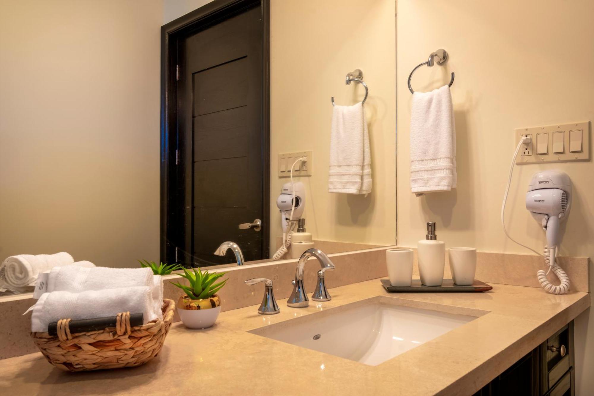Condo Paraiso - Luxurious New Condo 300Mt From The Beach Cabo San Lucas Eksteriør billede